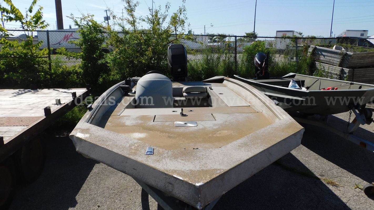 2006 Bear Trailer & 2006 Alumacraft Boat