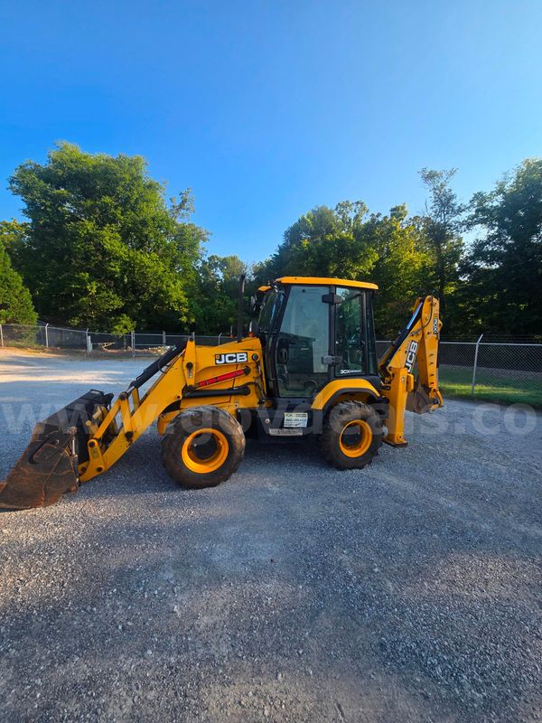 2017 JCB 3CX Compact Backhoe