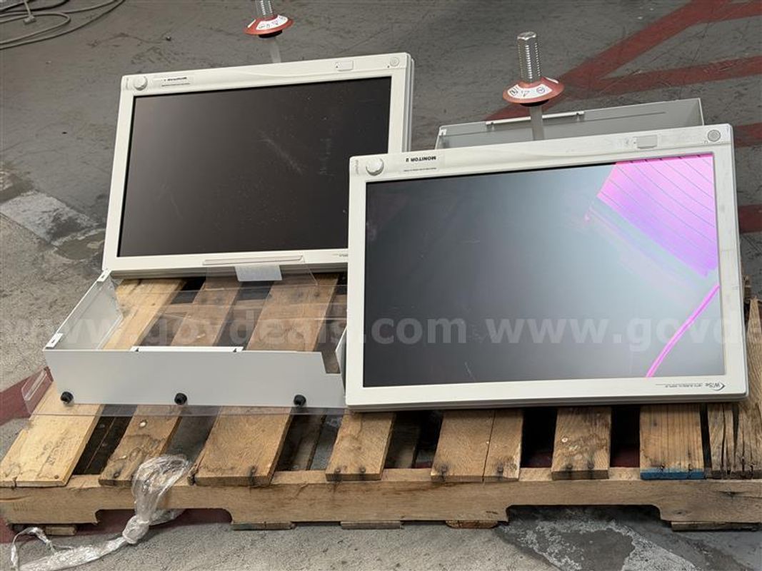 STRYKER WISE 26" HDTV SURGICAL DISPLAY, SN#VHW263E0185 VHW263E0194