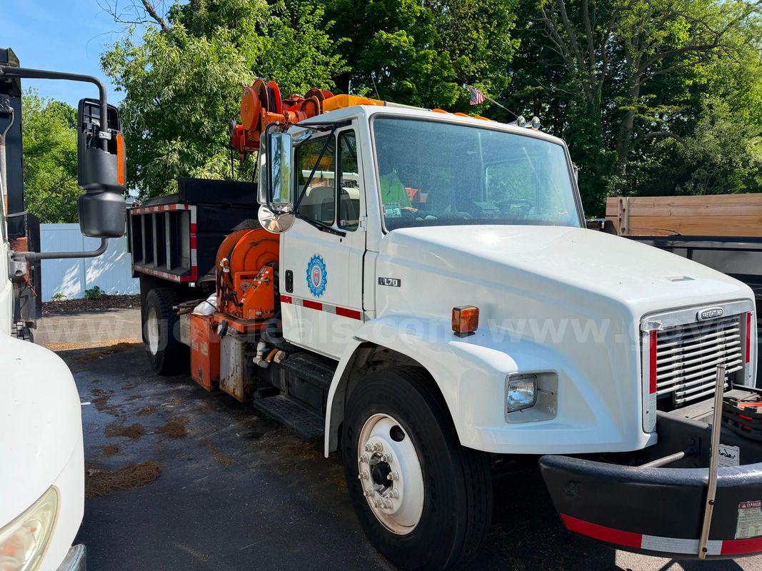 2002 Freightliner FL70
