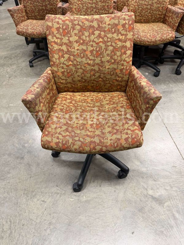 Lot of 13 upholstered chairs
