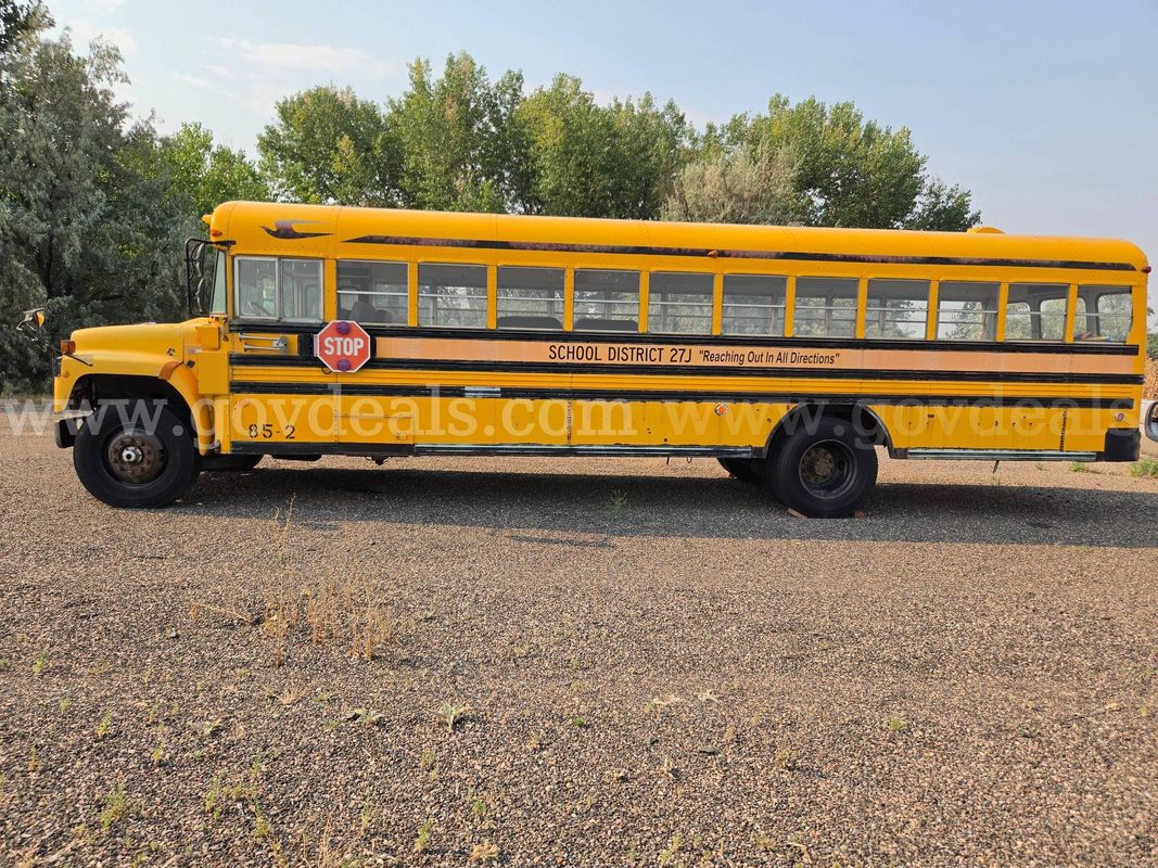 984 International 1853 School Bus – 7.6L Diesel