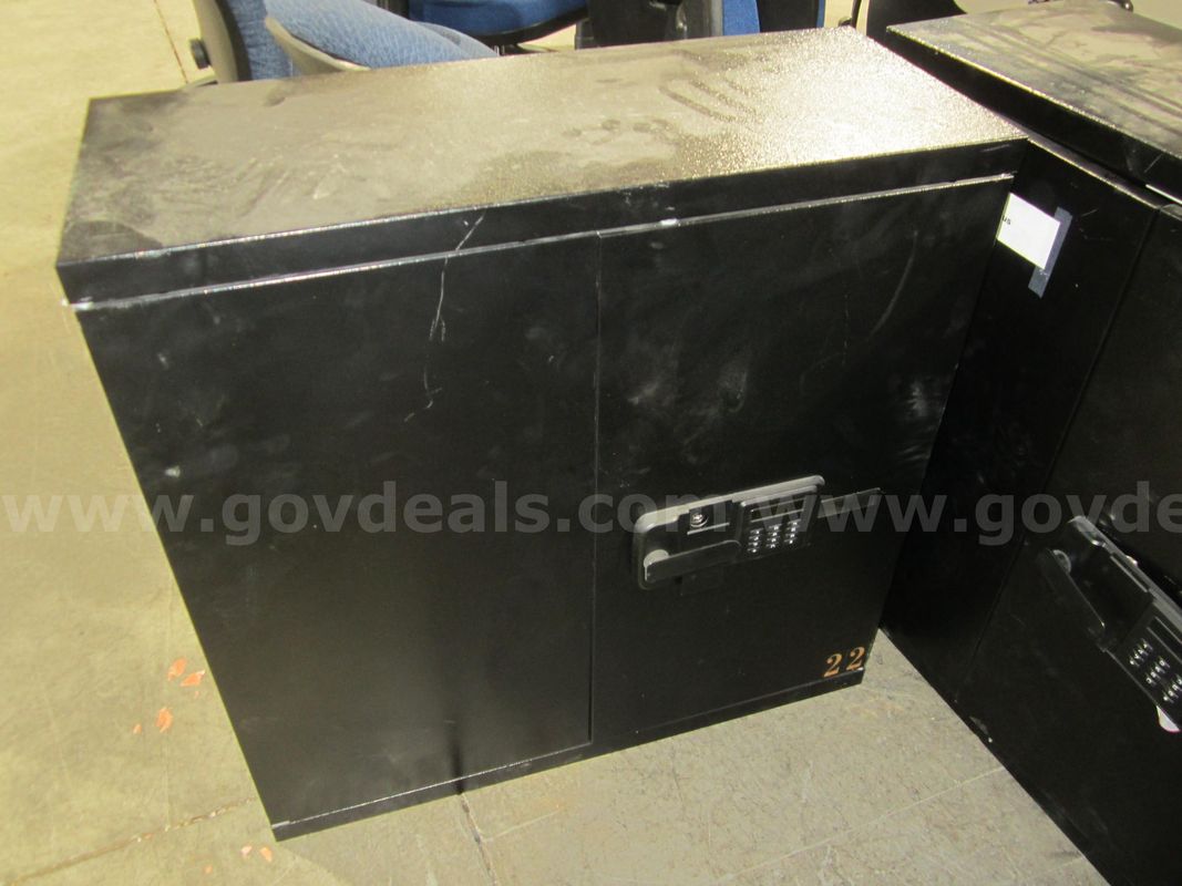 (11) METAL CABINETS LOT 373