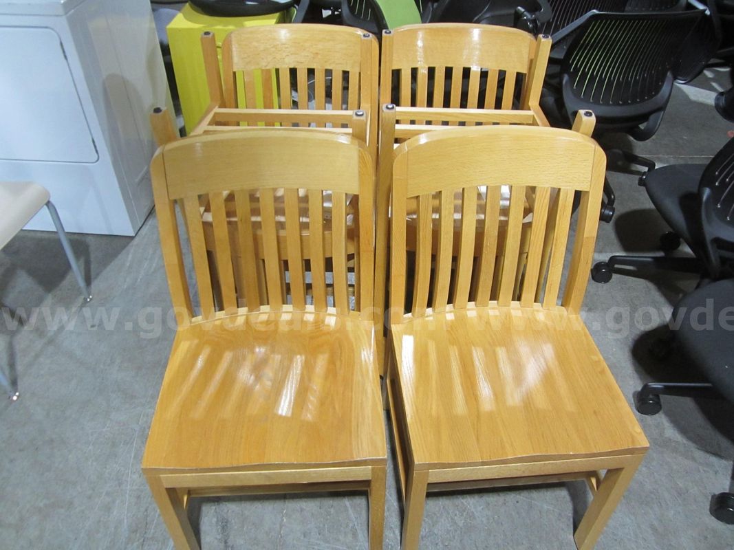 (6) OAK CHAIRS LOT 745