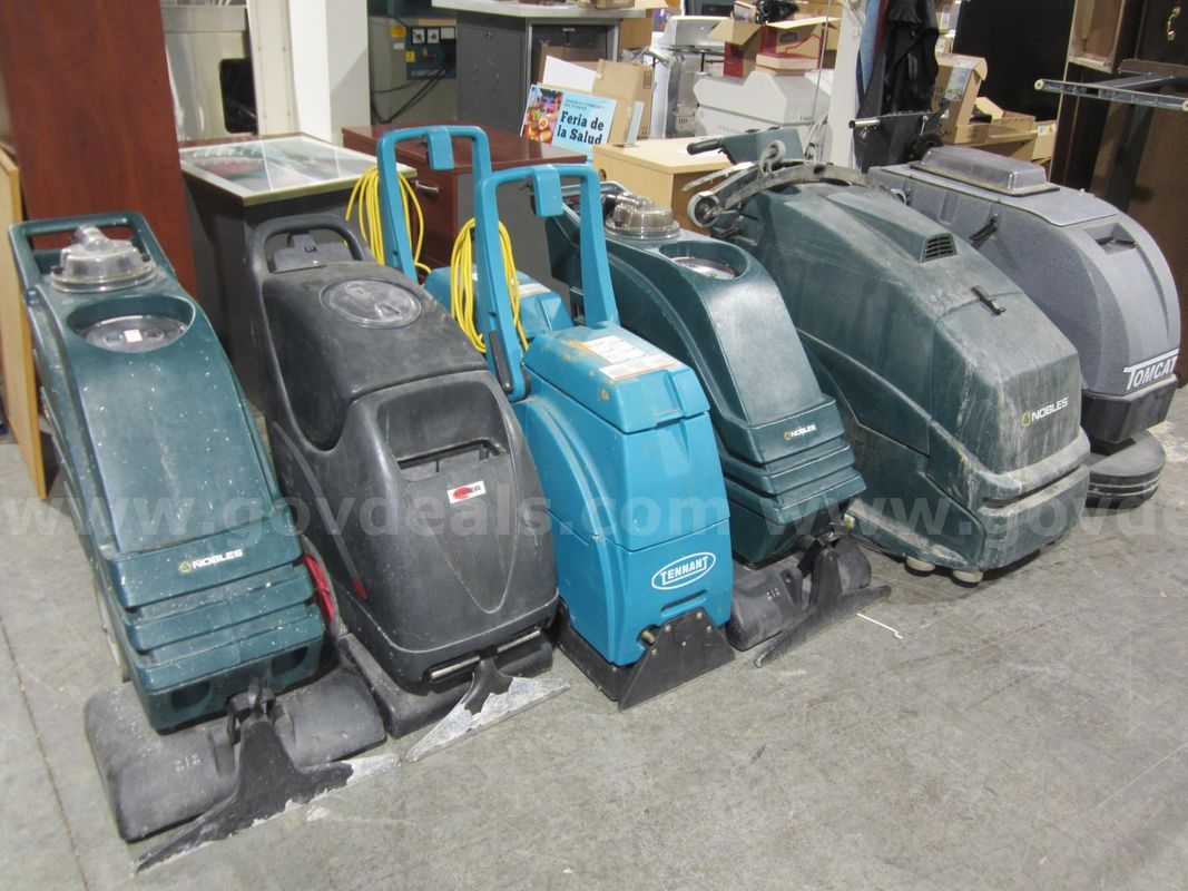 (7) ASSORTED FLOOR CLEANING MACHINES LOT 910