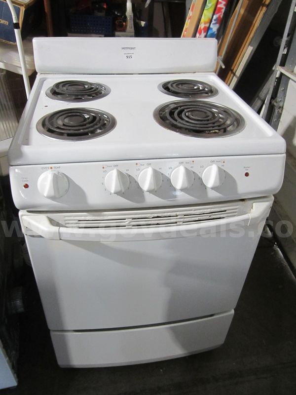 DORM SIZE STOVE LOT 915