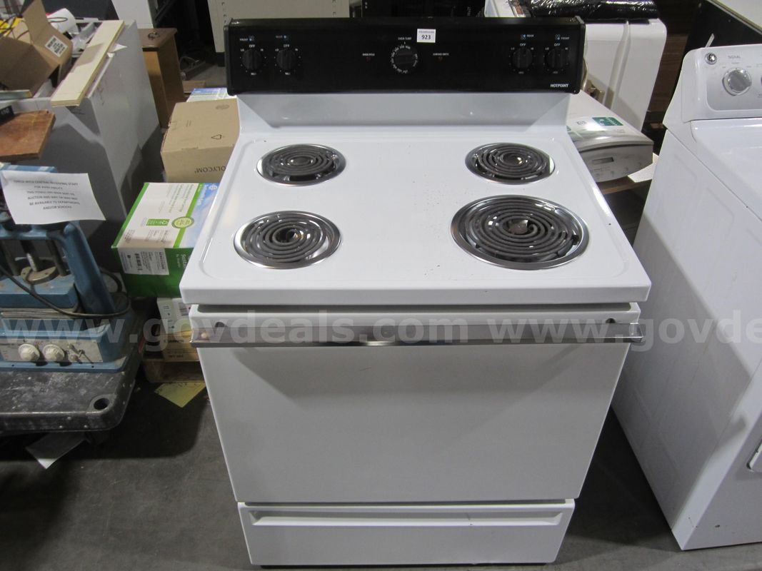 HOTPOINT STOVE LOT 923