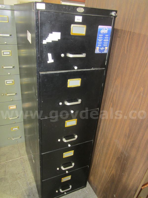 File Cabinet Lot 931