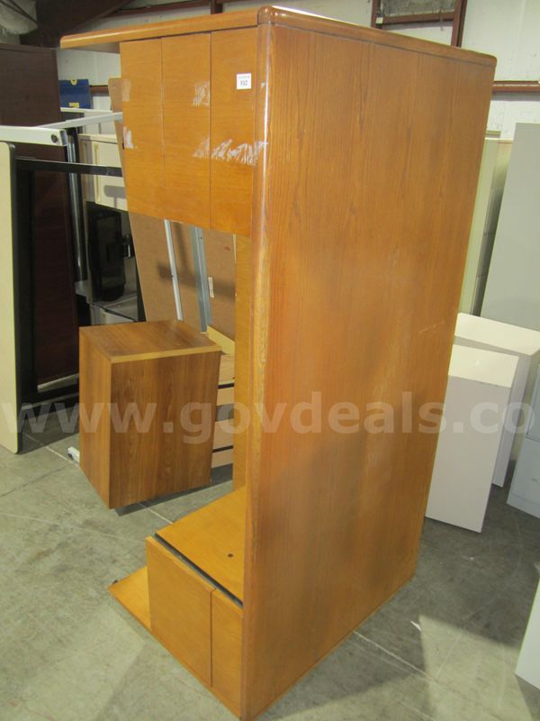 Desk Lot 932