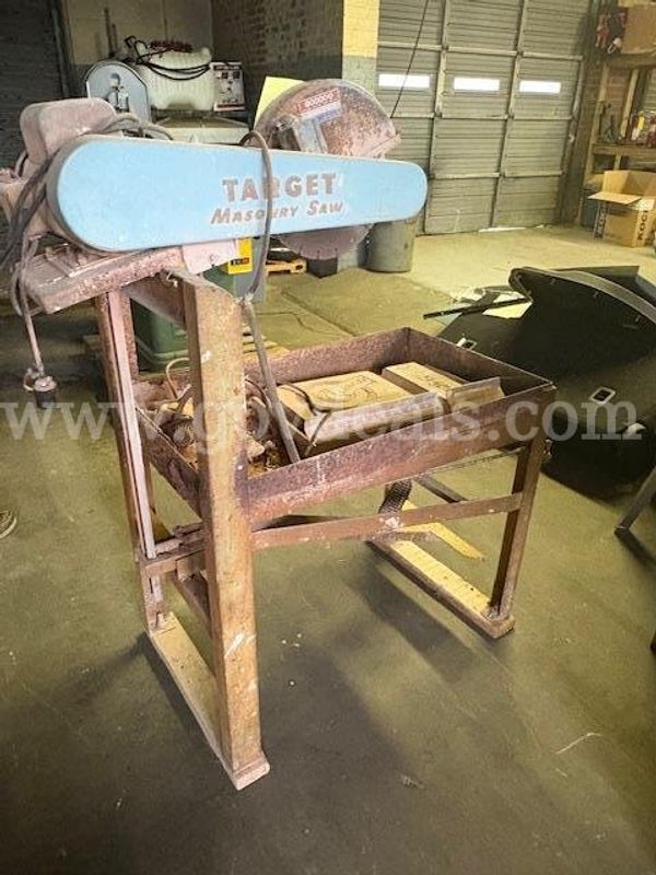 Vintage Target Stationary Masonry Wet Saw – Heavy-Duty Brick & Block Saw