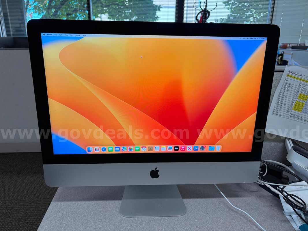 Apple iMac 21.5" Desktop Computer