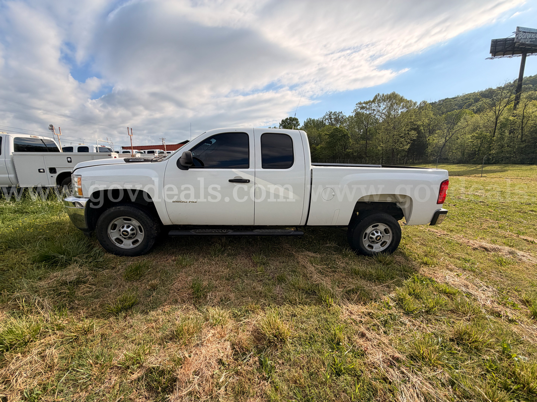2012 Chevrolet Silverado 2500HD Work Truck Ext. Cab Long Box 2WD