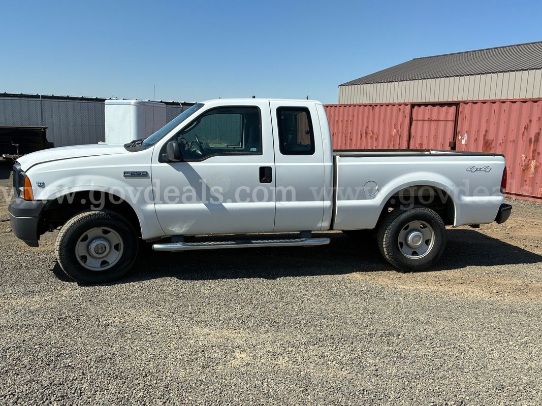 2006 Ford F-250 SD XL SuperCab short bed 4WD