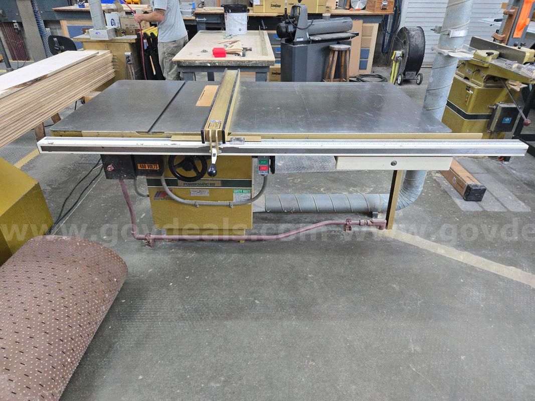 Powermatic (Houdaille) 12" Tilting Arbor Industrial Saw (Model 68 / Serial 8668014)