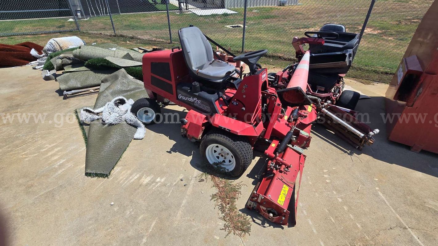 Toro Grounds Pro 2000 Commercial Riding Turf Mower