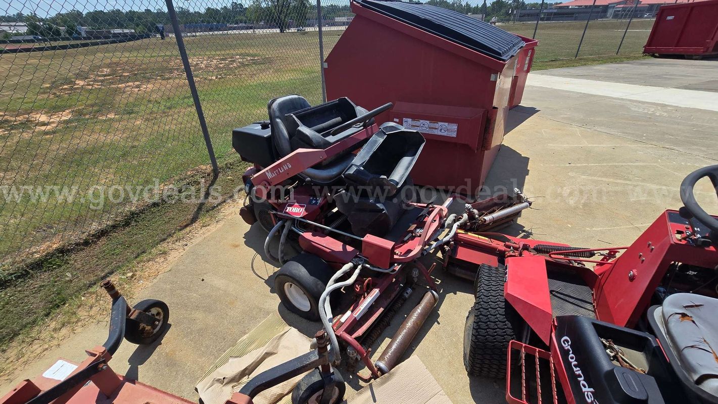 Toro Reel Mower – Non-Operational / Parts or Scrap