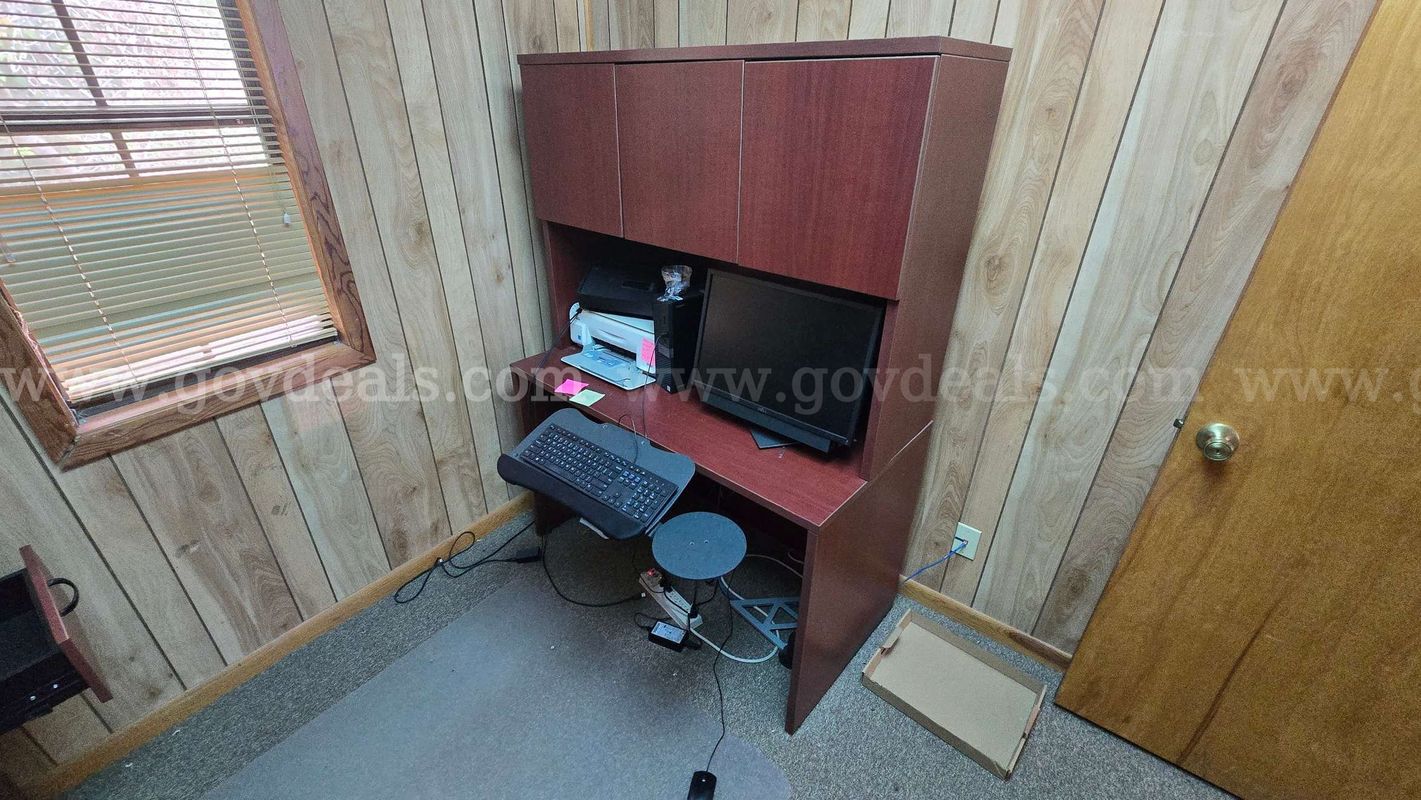 Small Wood Office Computer Desk with Hutch