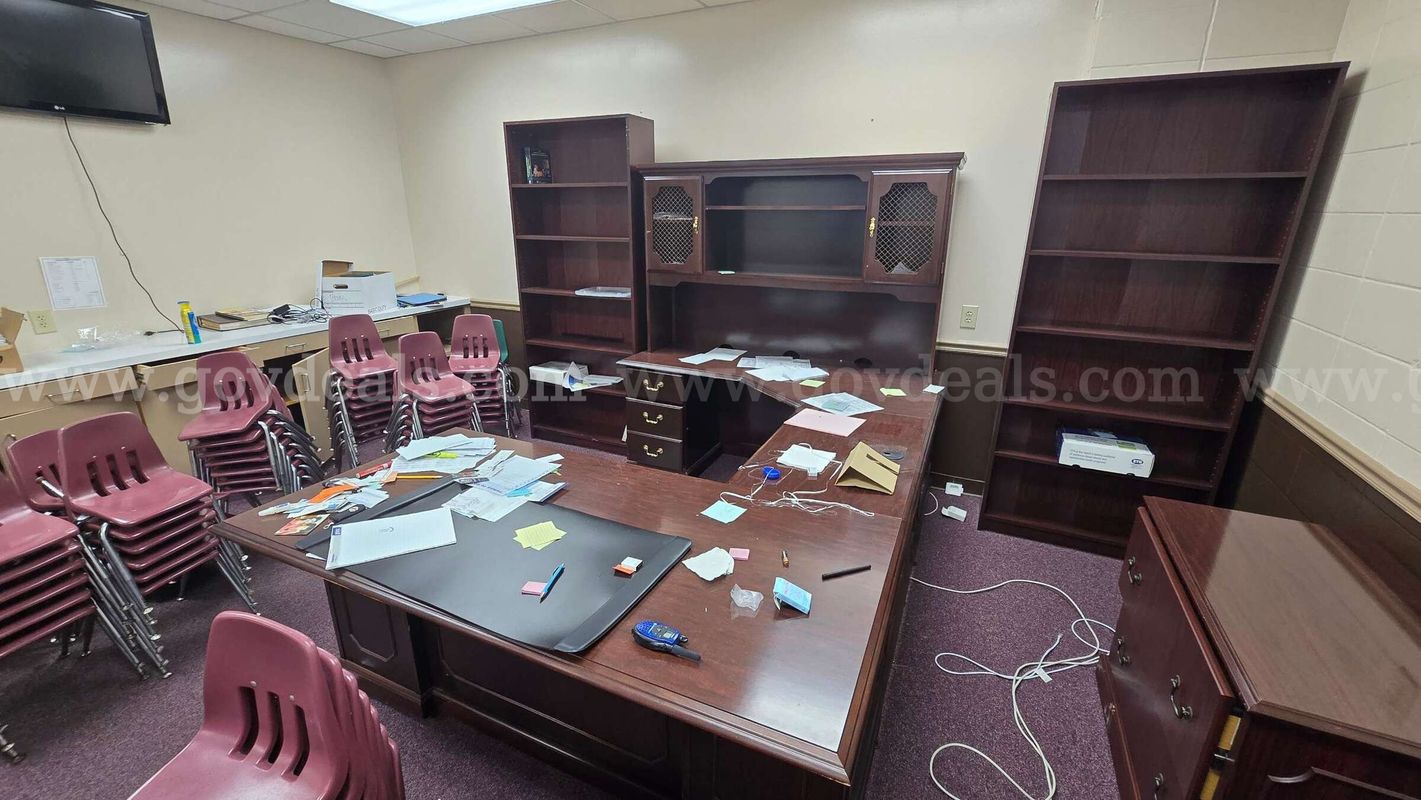Executive Office Furniture Set – U-Shaped Desk, Hutch, Bookcases & Storage Cabinet