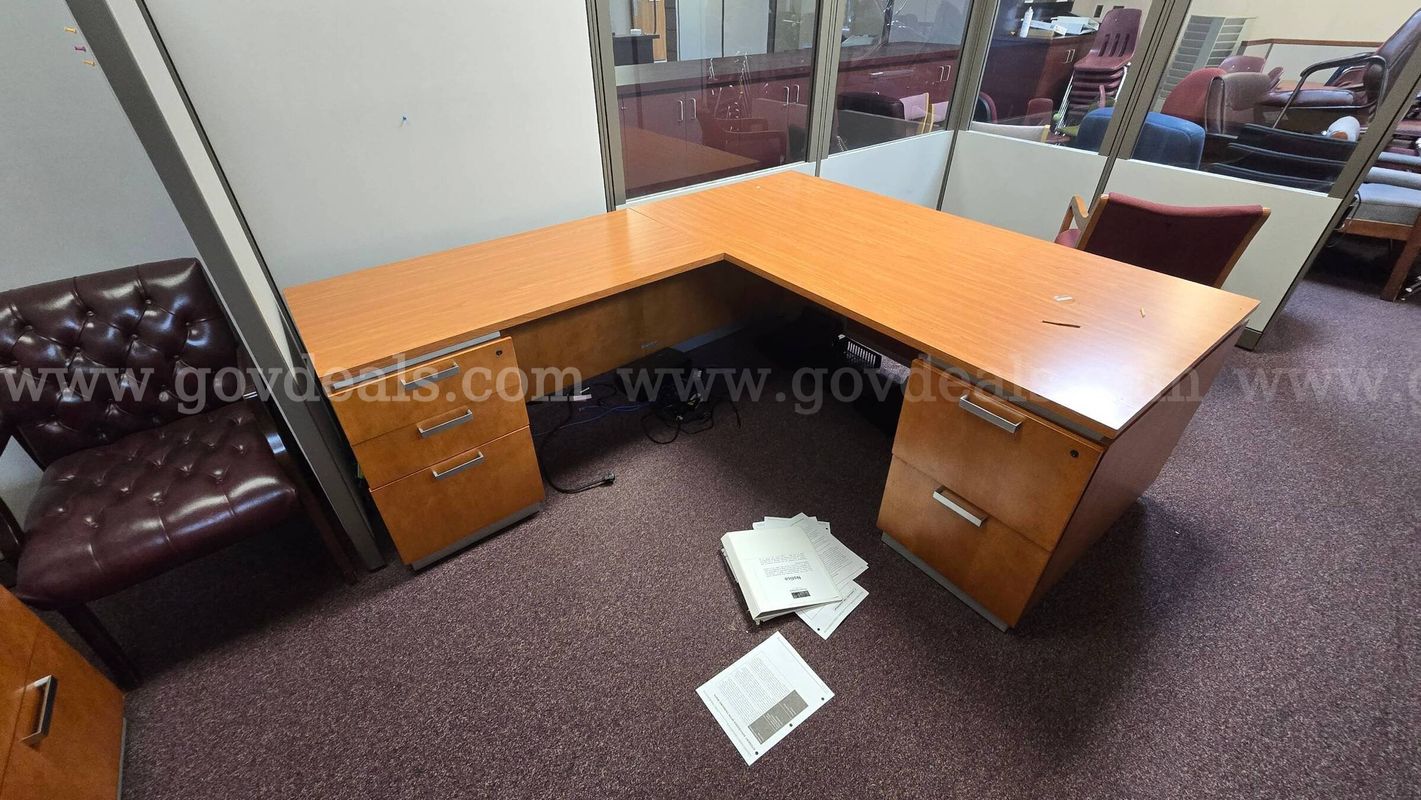 Executive L-Shaped Office Desk & Matching Lateral File Cabinets – Lot