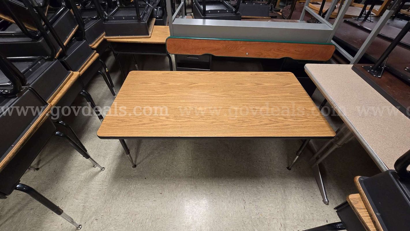 Lot of 10 Commercial Training / Classroom Tables
