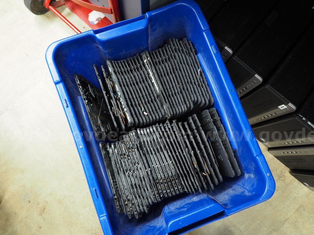 Lot of 60 G8 11" keyboards, DOES NOT COME WITH THE BLUE BIN
