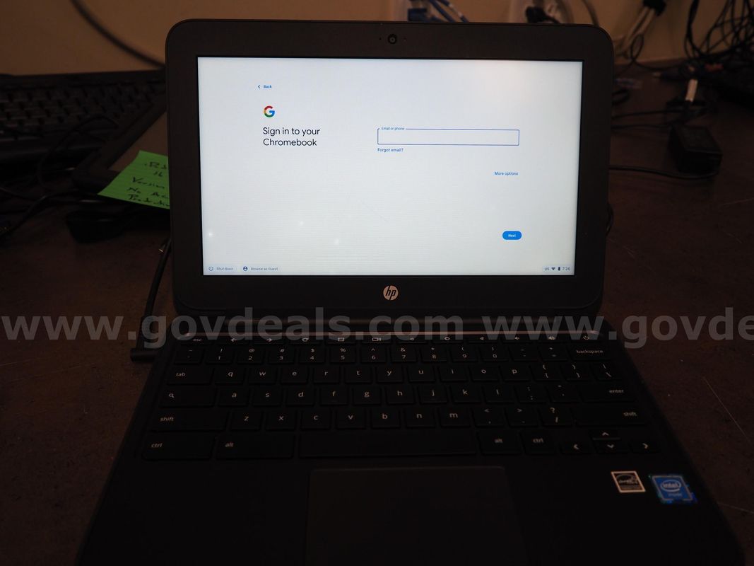 HP 11" G4 Chromebook, all Black, 4GB RAM, 16GB HDD DOES NOT COME WITH AC ADAPTER, DOES NOT HOLD A CHARGE