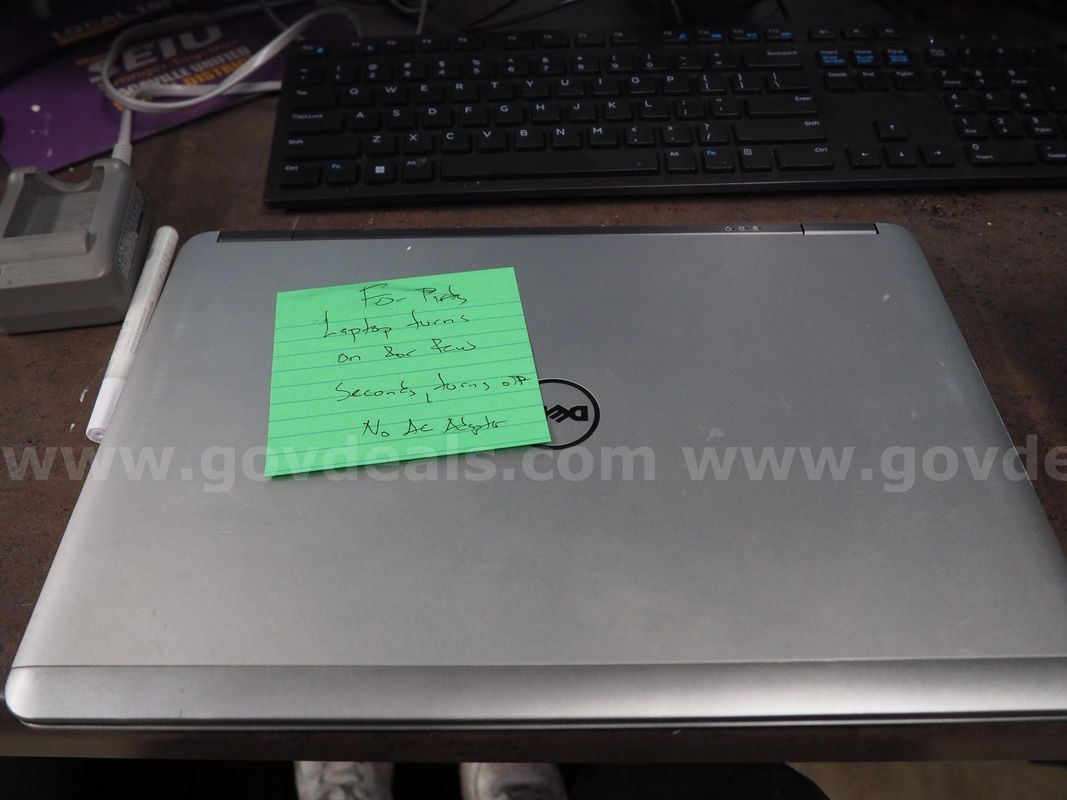 Dell Latitude 7440 14" Laptop FOR PARTS, WILL NOT TURN ON