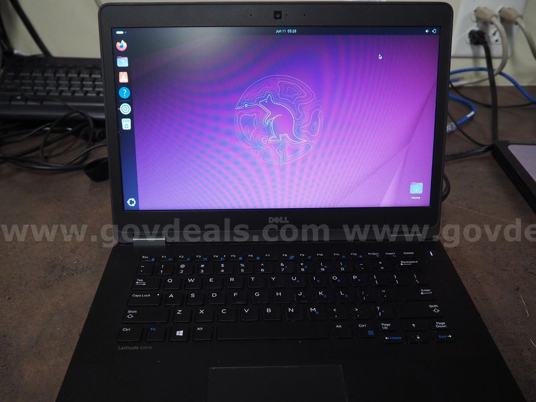 Working Dell Latitude E7470 14" Laptop NEEDS TO BE PLUGGED IN TO TURN ON