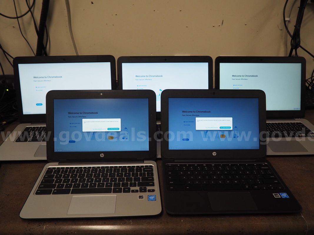 5 Working HP Chromebooks, all Black, 3, 14" G4's, and 2, 11" G4's