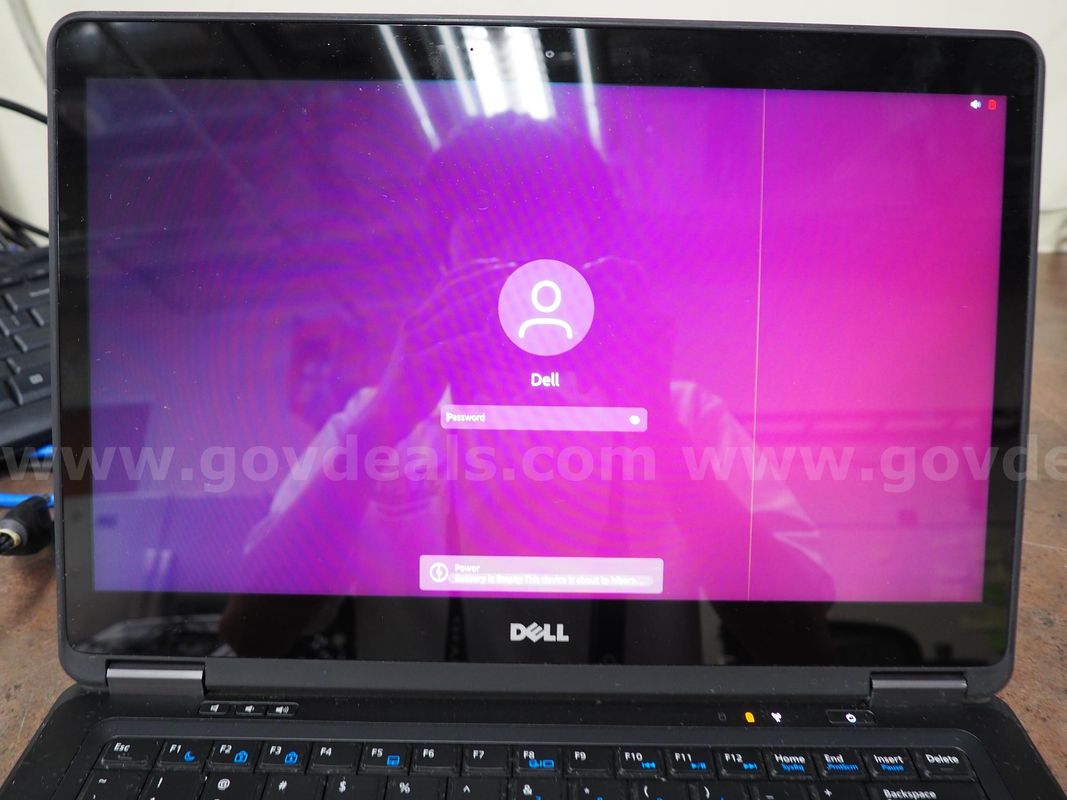 Working Dell Latitude E7440 14" Laptop, HAS A GREEN LINE ON SCREEN. LOOK AT THE PHOTOS FOR HARDWARE INFORMATION