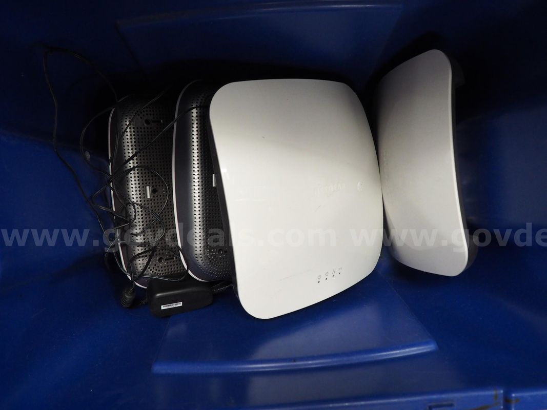 Lot of 5 NETGEAR Access points