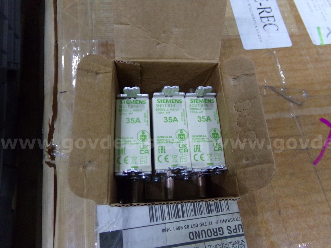 FUSES LOT 48