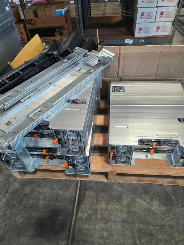 2 Pallets San Array And Misc Cables And Ups'S