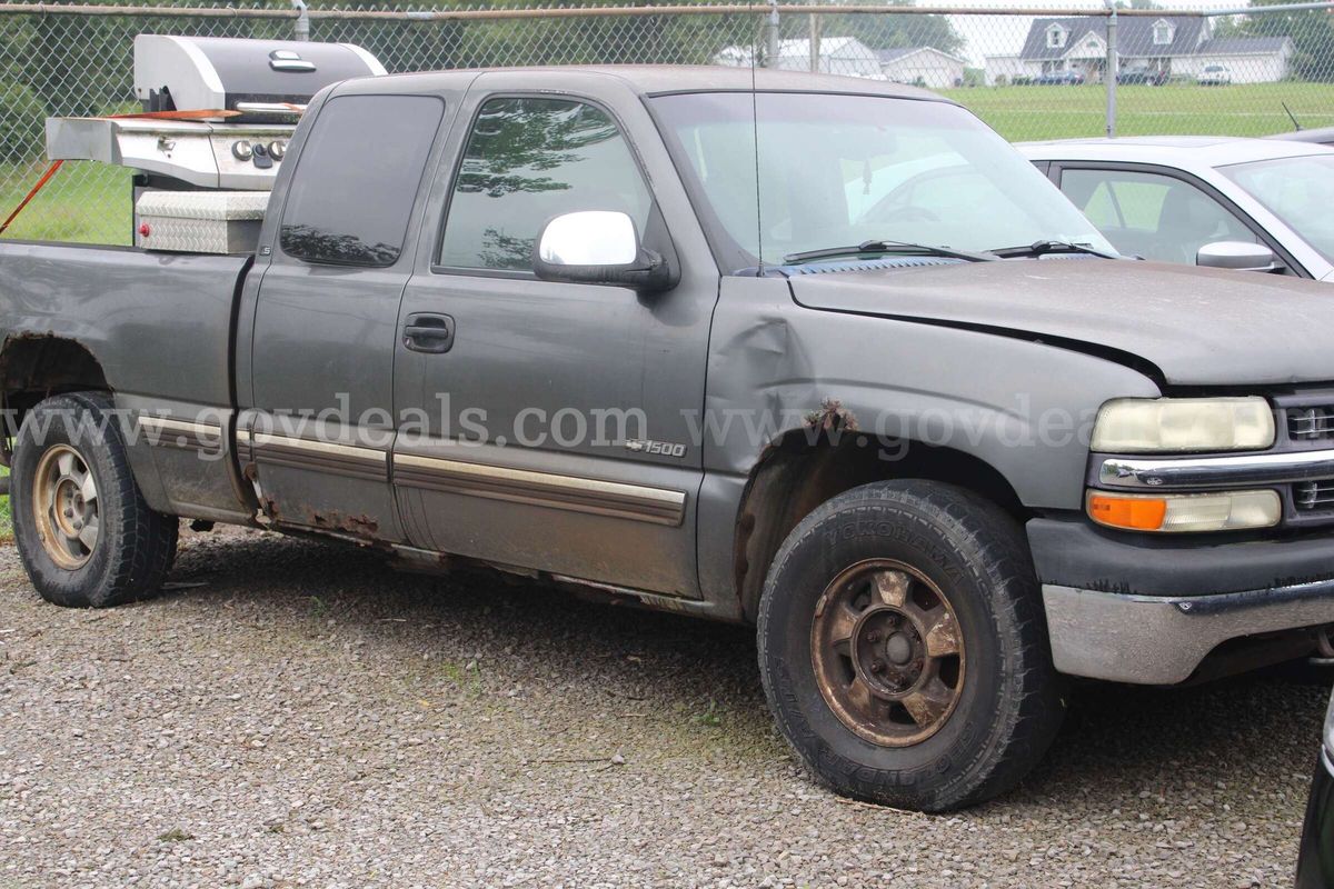 2002 Chevrolet Silverado 1500 Ext. Cab Short Bed 4WD