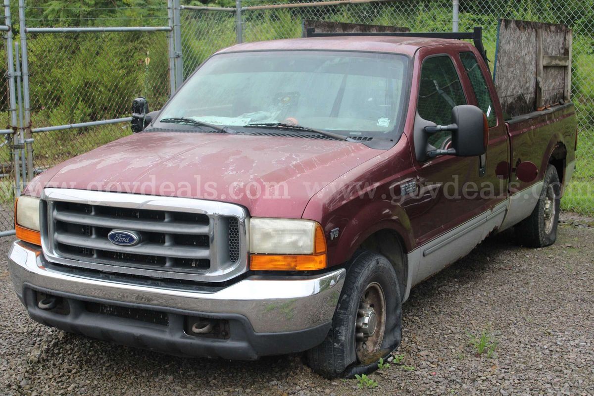 2000 Ford F-250 SD XL SuperCab Short Bed 2WD