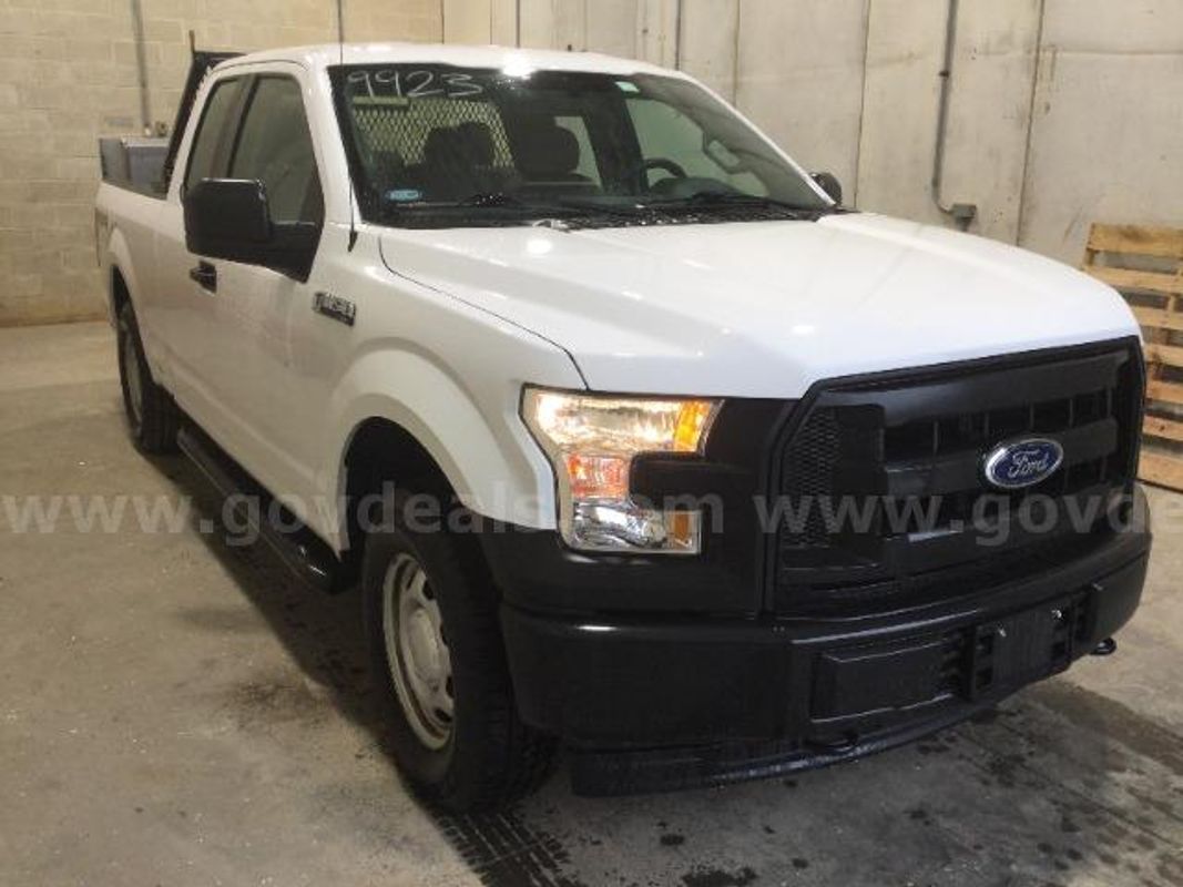 2017 Ford F-150 4WD XL Supercab Truck with Tommy Lift, 3.5L, Lic. #9923