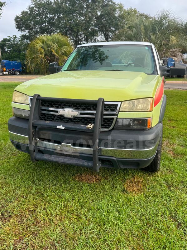 2006 Chevrolet Silverado 2500HD Work Truck Ext. Cab 2WD