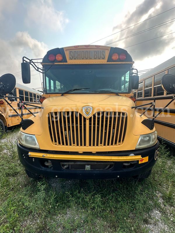 2006 INTERNATIONAL 4DR 66 PASSENGER SCHOOL BUS
