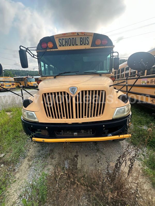 2010 INTERNATIONAL 4DR 66 PASSENGER SCHOOL BUS