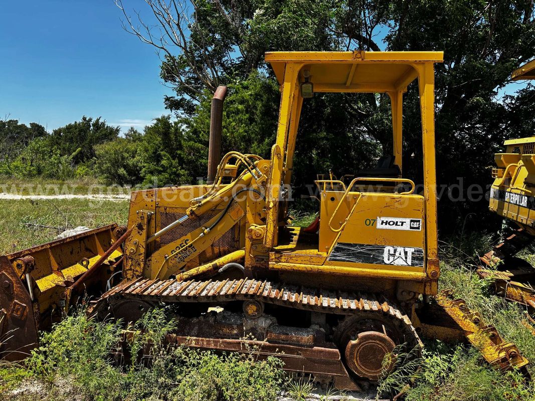 Caterpillar 935 Loader