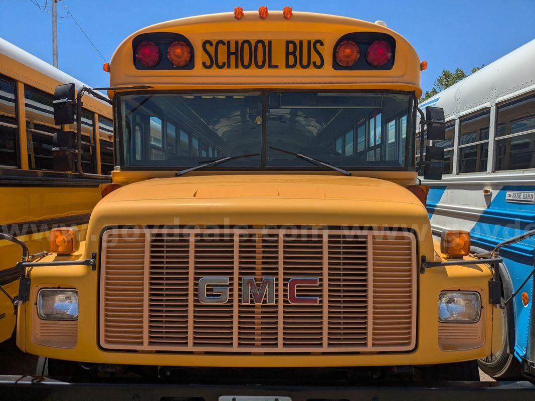 2001 GMC Blue Bird 42-Passenger School Bus