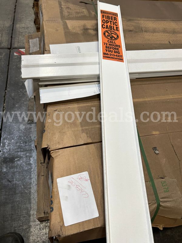 Lot of Fiber Optic Vault Marker Posts QTY: 200
