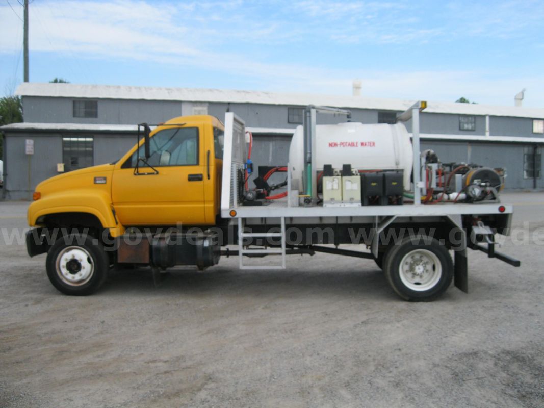 2000 GMC C6H042 Spray Truck