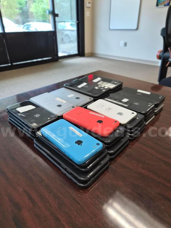 Lot of 50 Various iPhones
