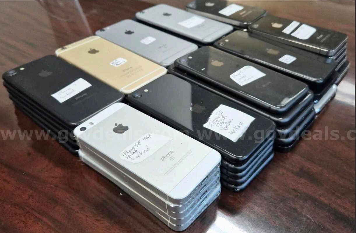 Lot of 50 Various Locked iPhones