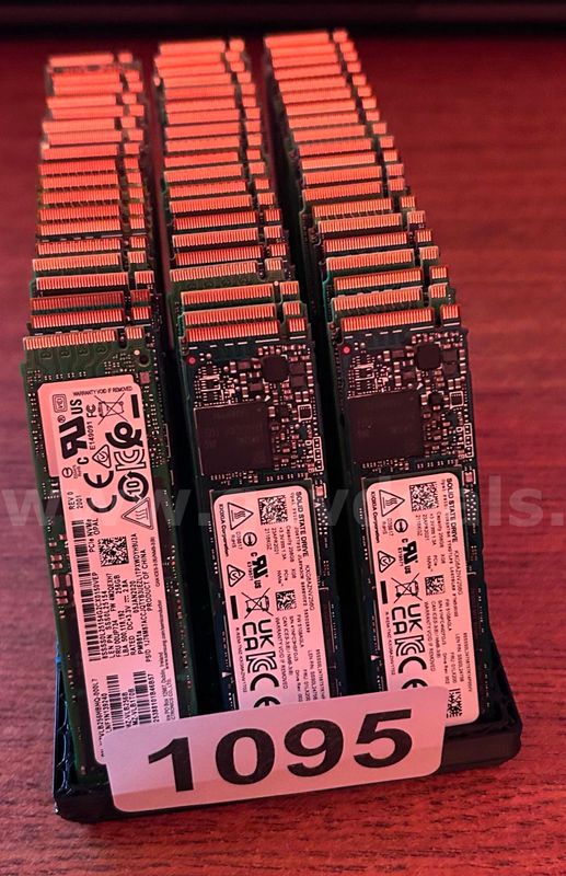 QTY 60-256GB SSD-Long