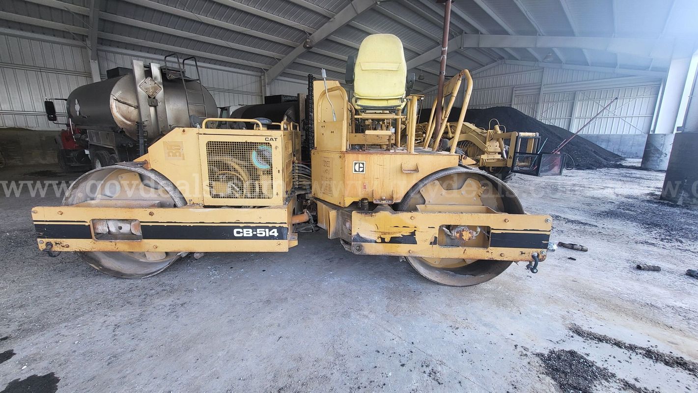 1988 CAT CB-514 Roller