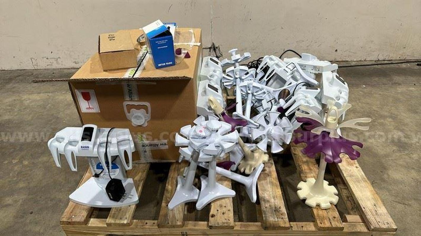 Rainin, Alliance Smartstand SCS-B, Andrew Syringe stands w/ Liquid Handling Robot