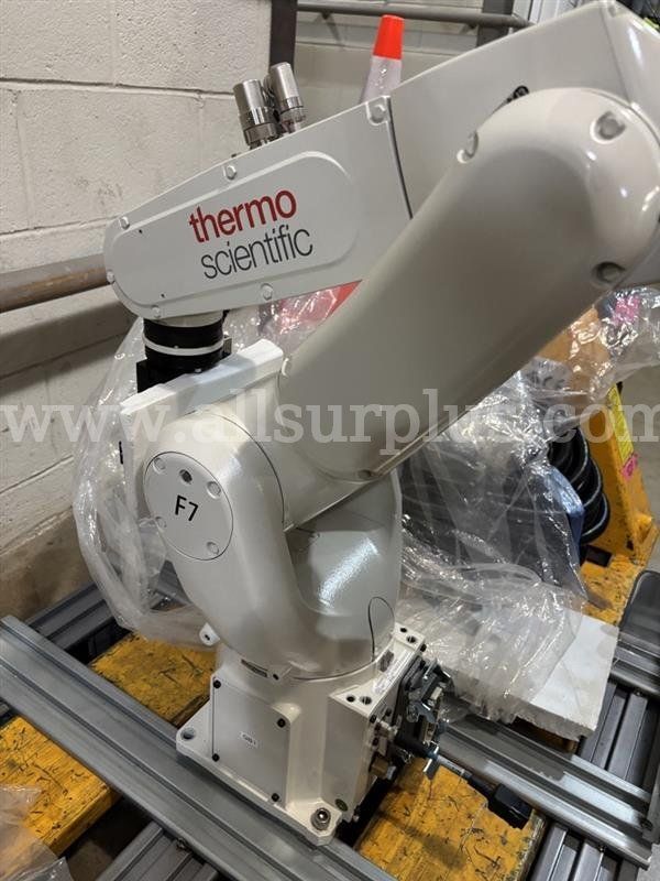 Thermo Scientific FANUC Robot LR Mate 200iD