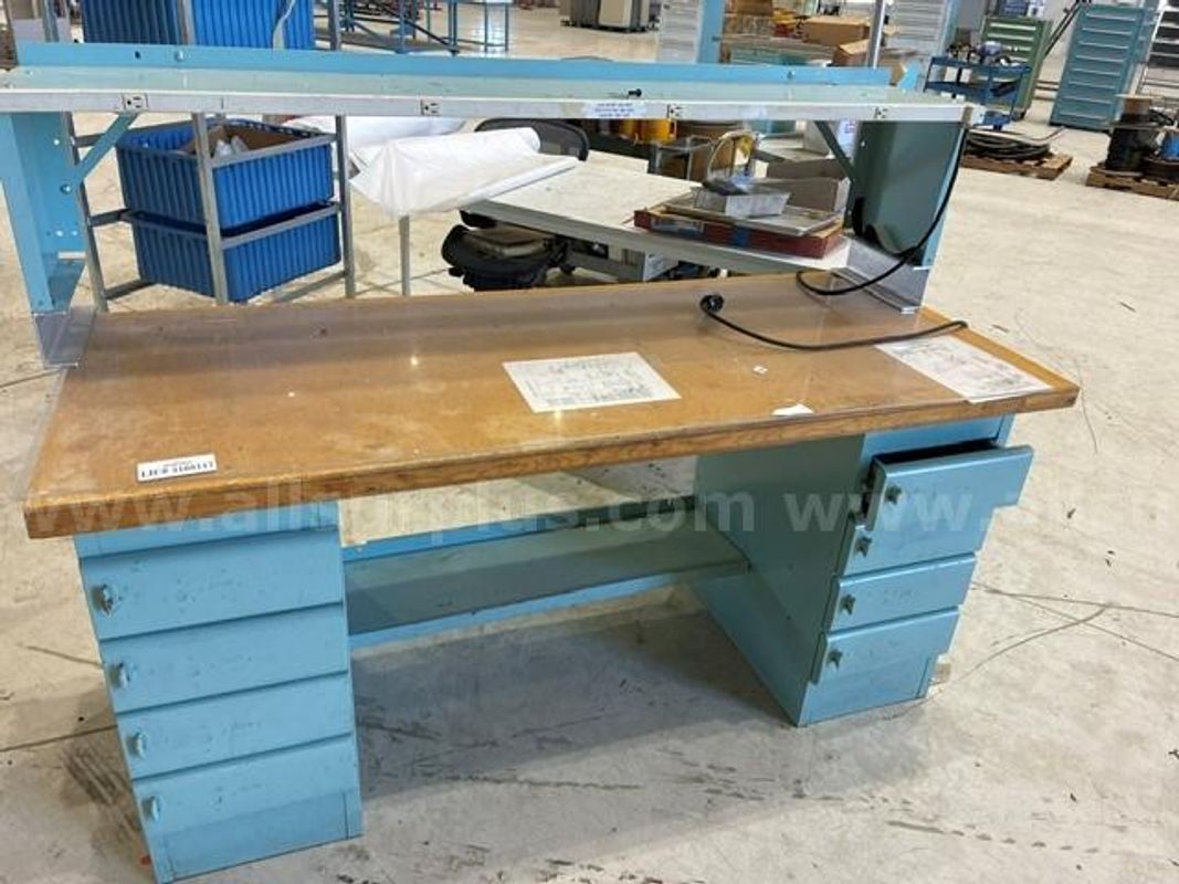 Vintage Desk With Wooden Top (Lic 3108117) Palmdale